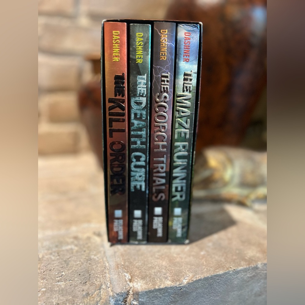 The Maze Runner Set~ The Maze Runner Series (4-Book) by James Dashner (2014)
